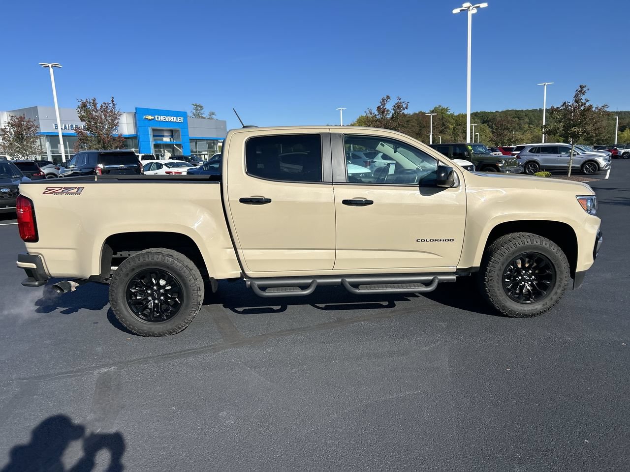 Used 2022 Chevrolet Colorado Z71 AWD/4WD image 8