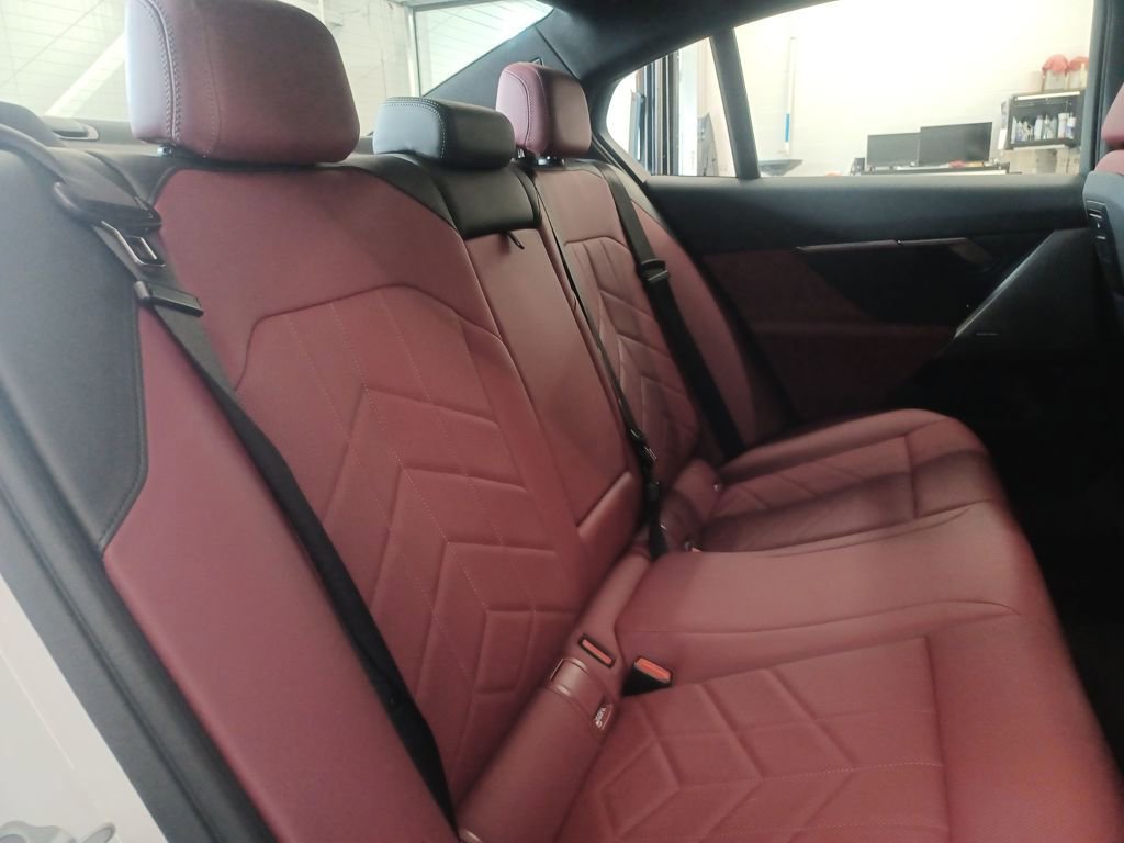 Certified 2025 BMW 530i xDrive w/ M Sport Package image 24