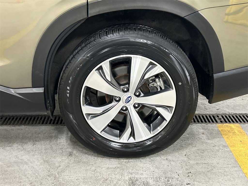 Certified 2022 Subaru Ascent Premium w/ Convenience Package image 11