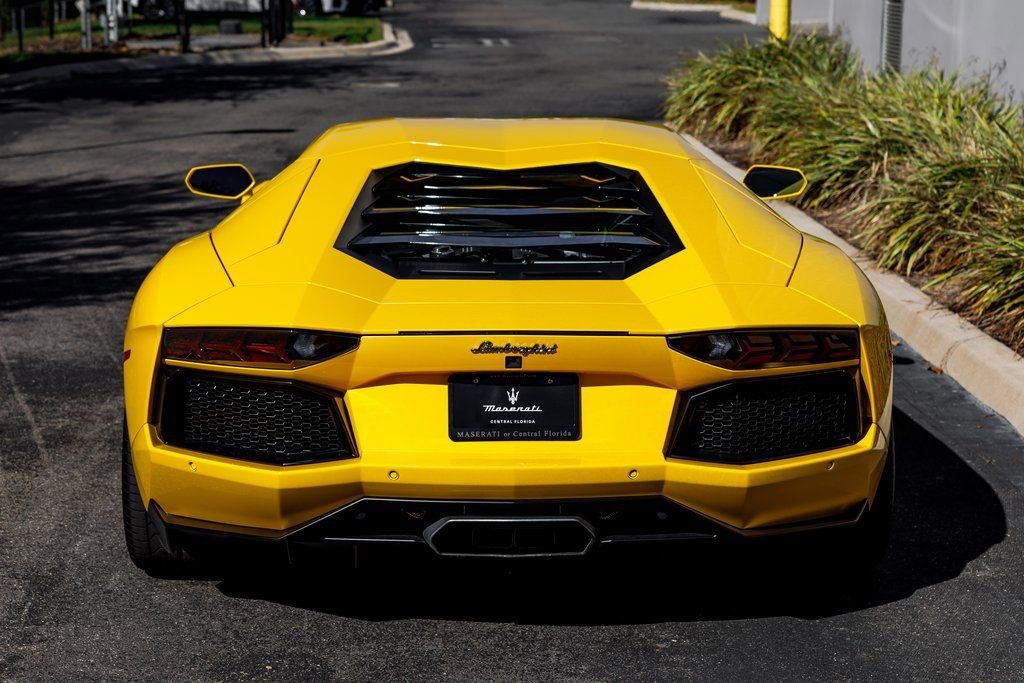 Used 2014 Lamborghini Aventador image 4