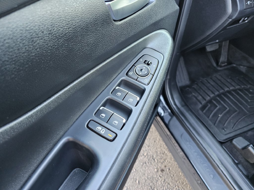 Used 2022 Hyundai Santa Fe SEL FWD image 16