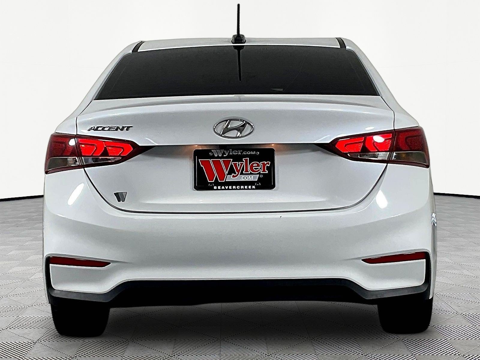 Used 2022 Hyundai Accent Limited FWD image 5