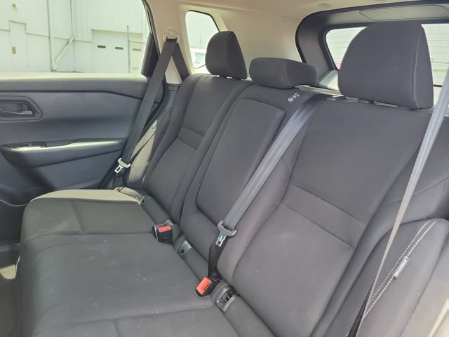 Used 2024 Nissan Rogue S FWD image 12