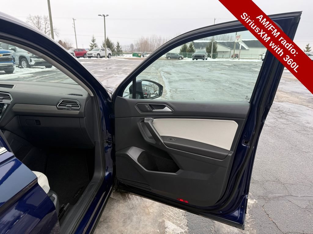 Used 2021 Volkswagen Tiguan SE image 27