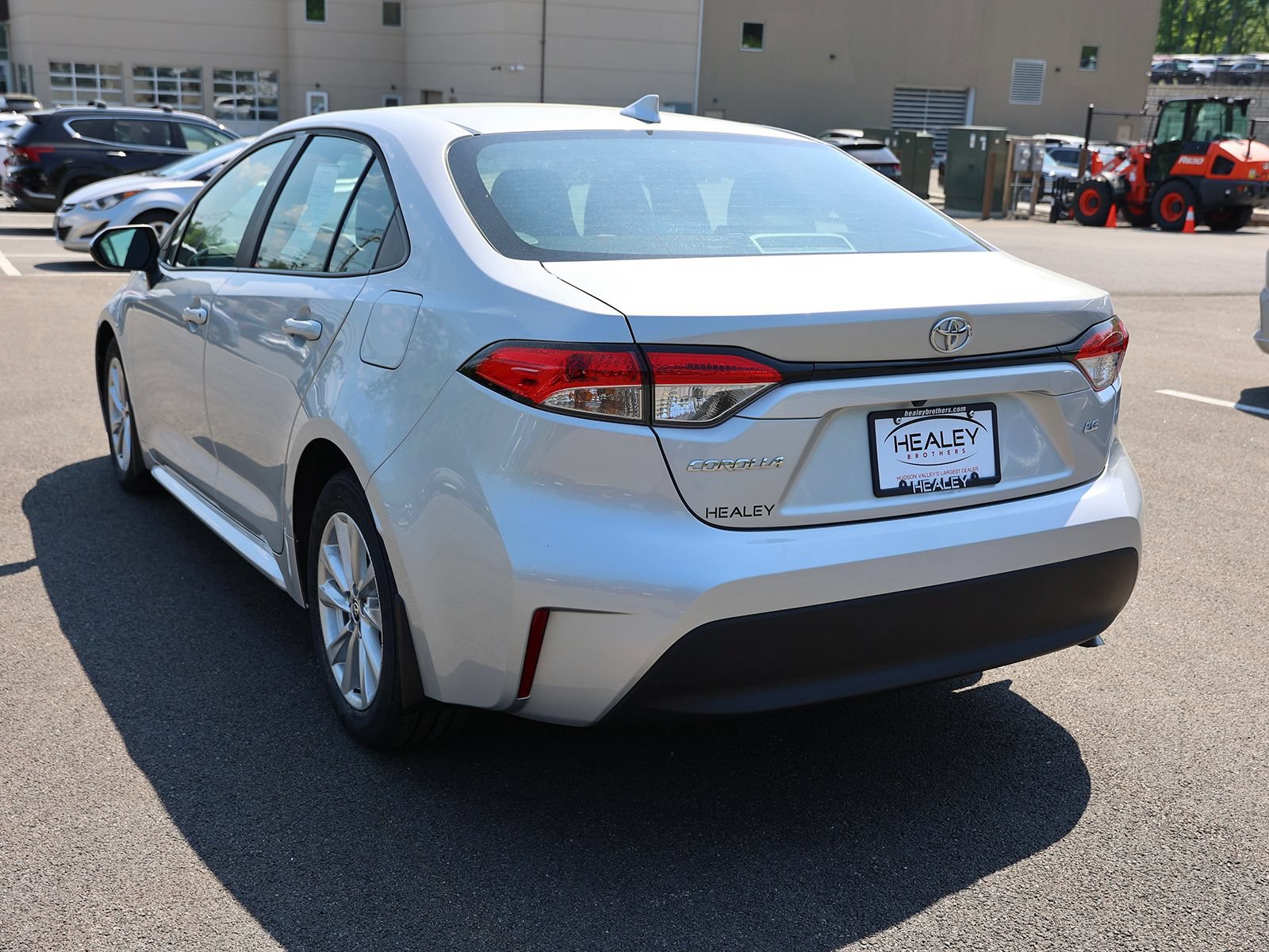 Used 2023 Toyota Corolla LE w/ LE Convenience Package FWD image 5
