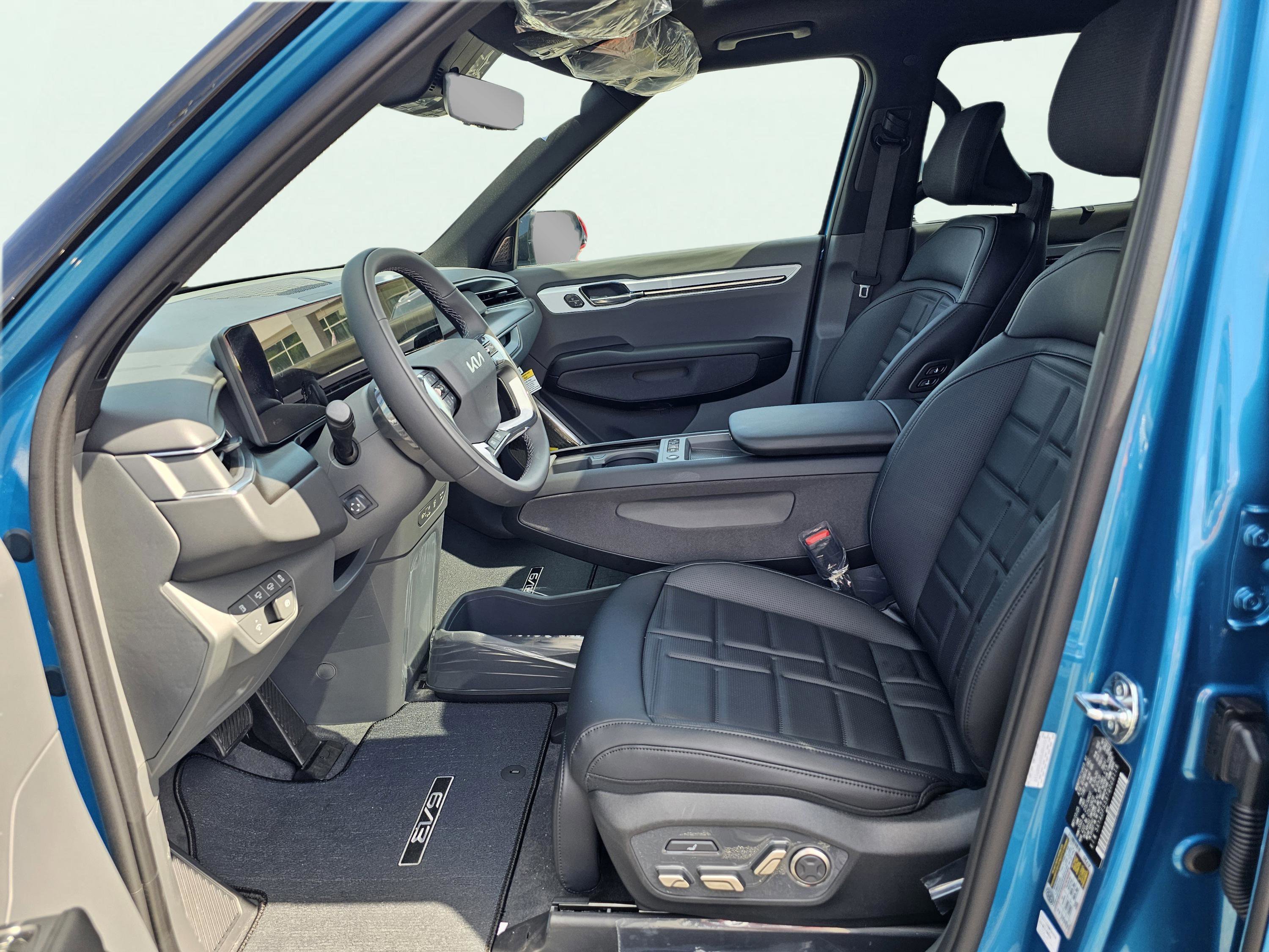 New 2026 Kia EV9 Land w/ Nightfall Edition Package image 10