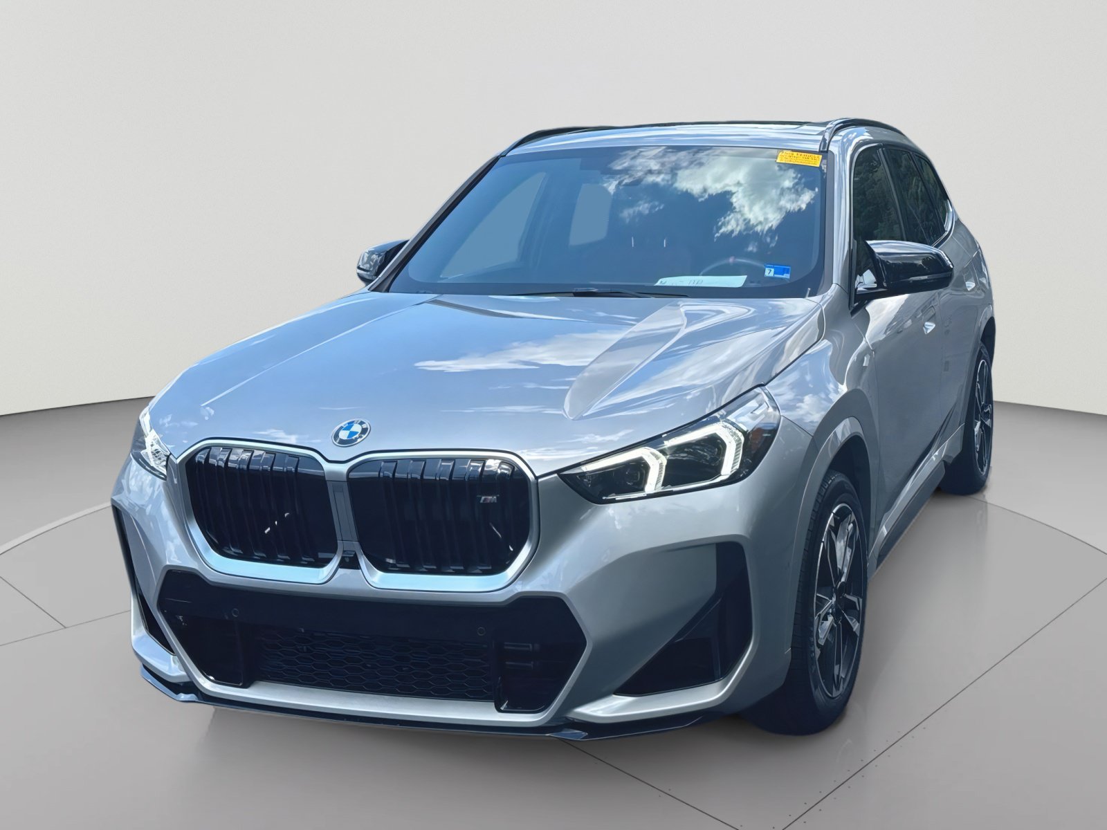 Used 2025 BMW X1 M35i AWD/4WD image 1