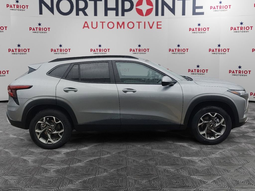 New 2025 Chevrolet Trax LT image 7