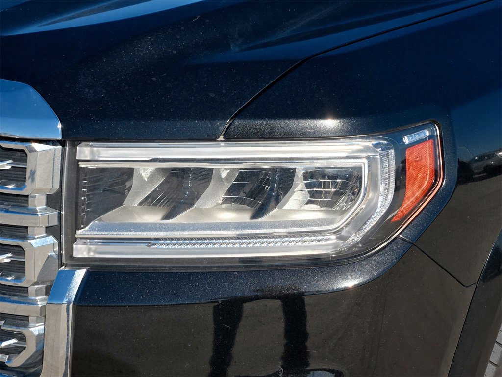 Used 2023 GMC Acadia Denali image 3