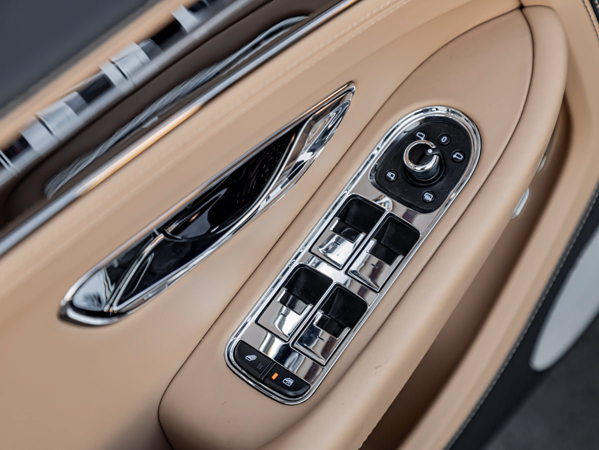 Used 2024 Bentley Continental GT AWD/4WD image 30