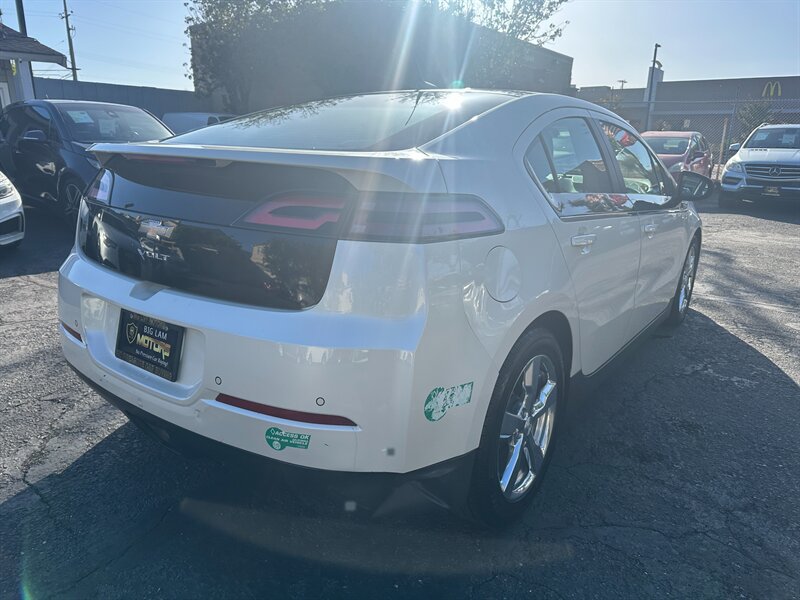 Used 2012 Chevrolet Volt Premium w/ Premium Trim Package FWD image 4
