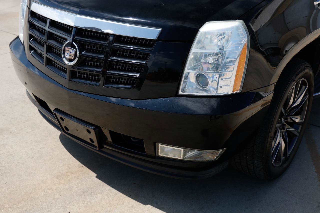 Used 2012 Cadillac Escalade ESV Luxury image 30