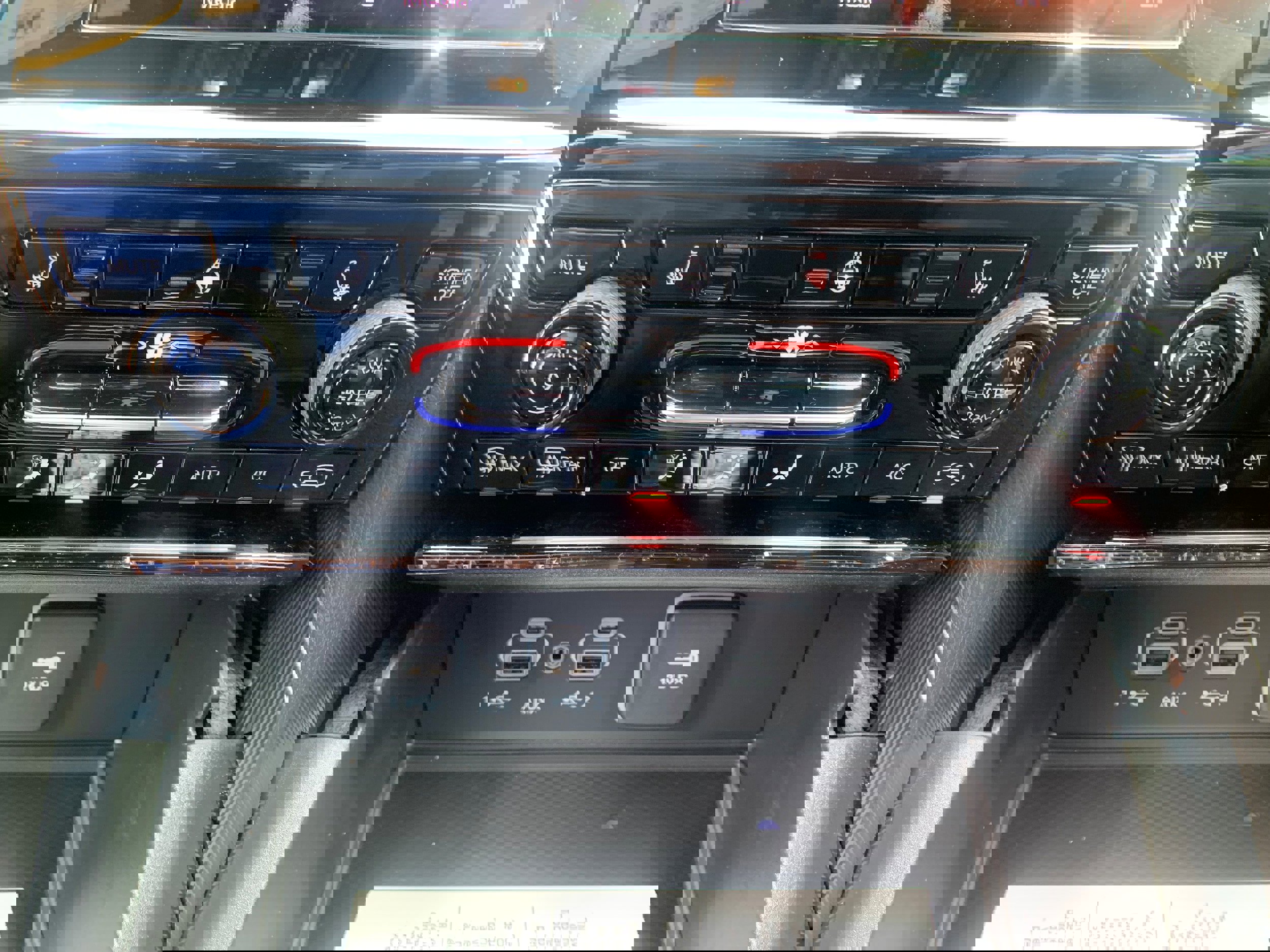 New 2025 Jeep Grand Cherokee L Laredo w/ Luxury Tech Group I image 41