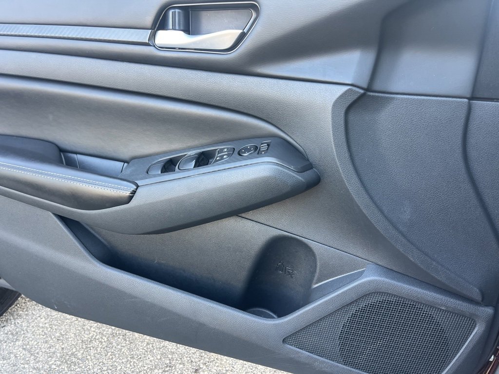 Used 2024 Nissan Altima 2.5 SV image 6