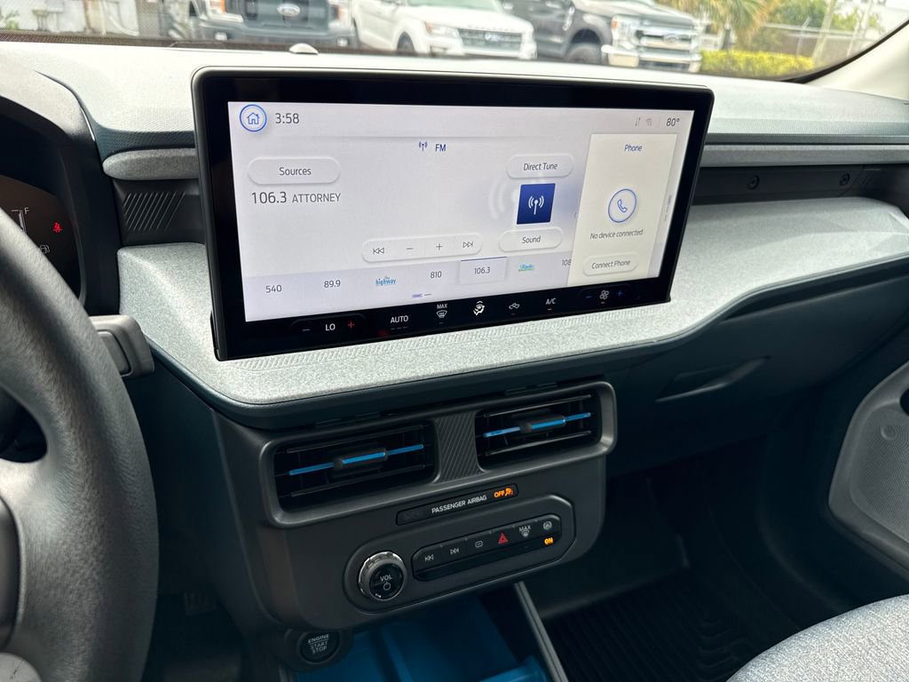 Certified 2025 Ford Maverick XLT image 18