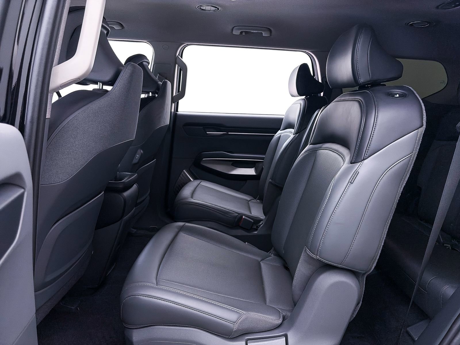 Used 2024 Kia EV9 Light Long Range RWD image 35