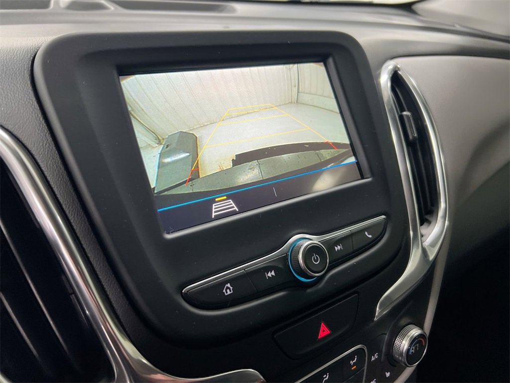 Used 2019 Chevrolet Equinox LT w/ Driver Convenience Package image 14