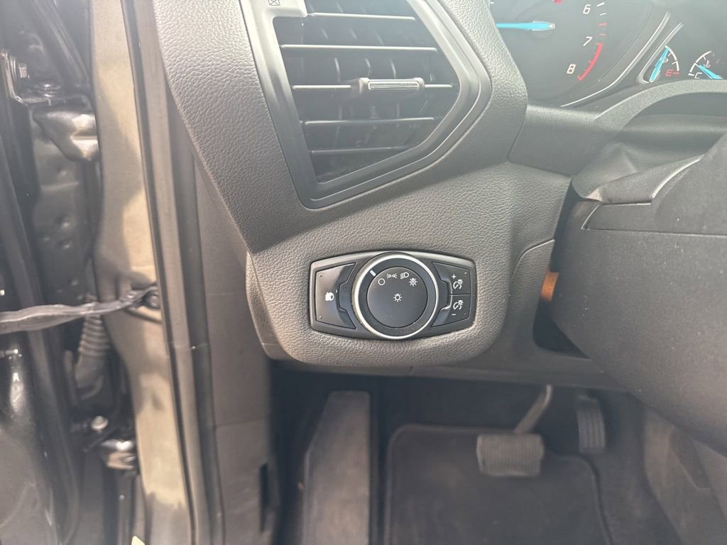 Used 2016 Ford Escape SE FWD image 16