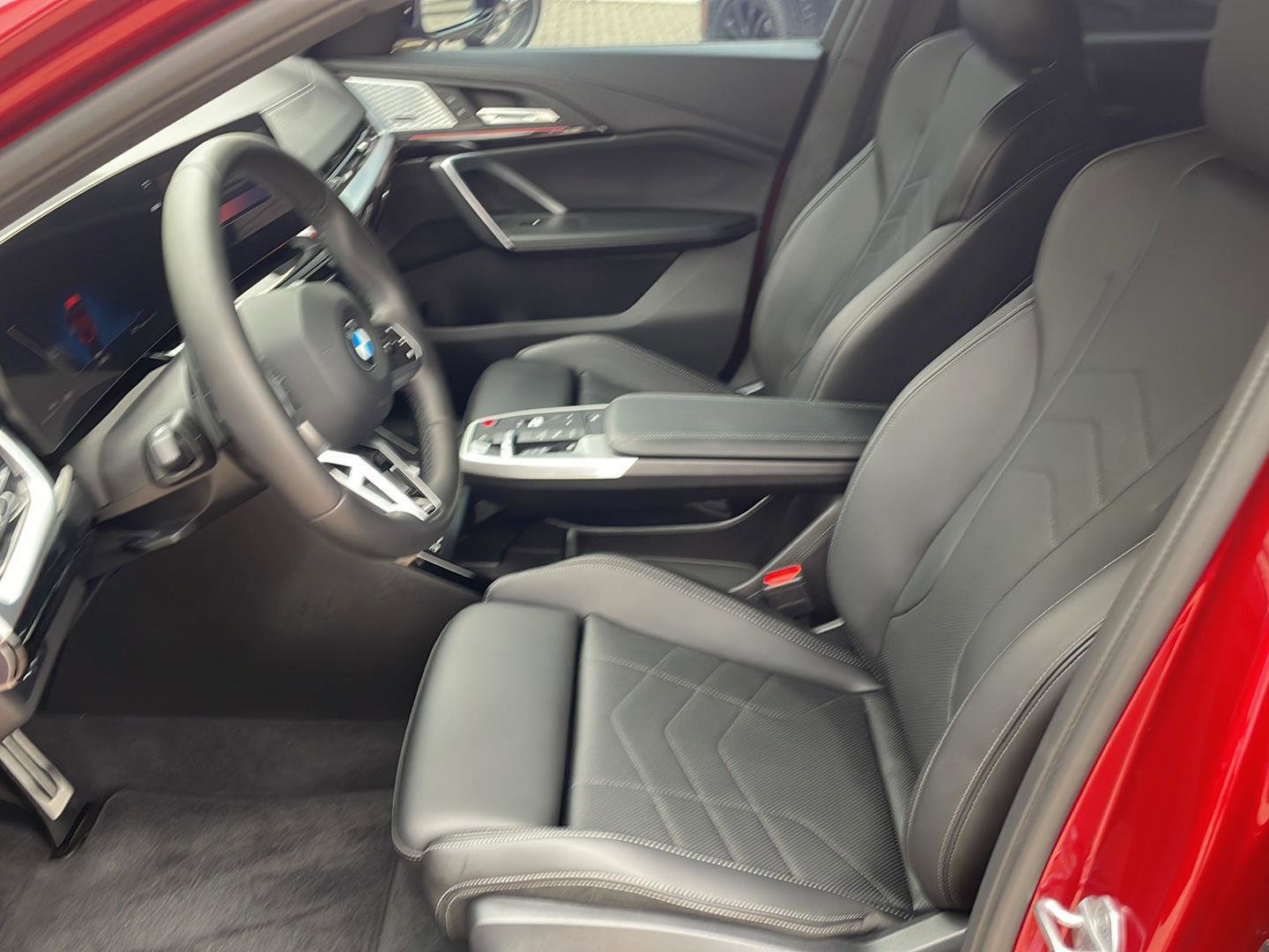 Used 2025 BMW X2 xDrive28i w/ M Sport Package AWD/4WD image 6