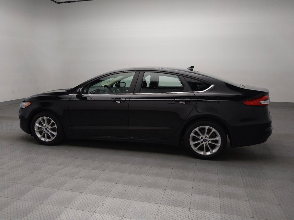 Used 2020 Ford Fusion SE image 3