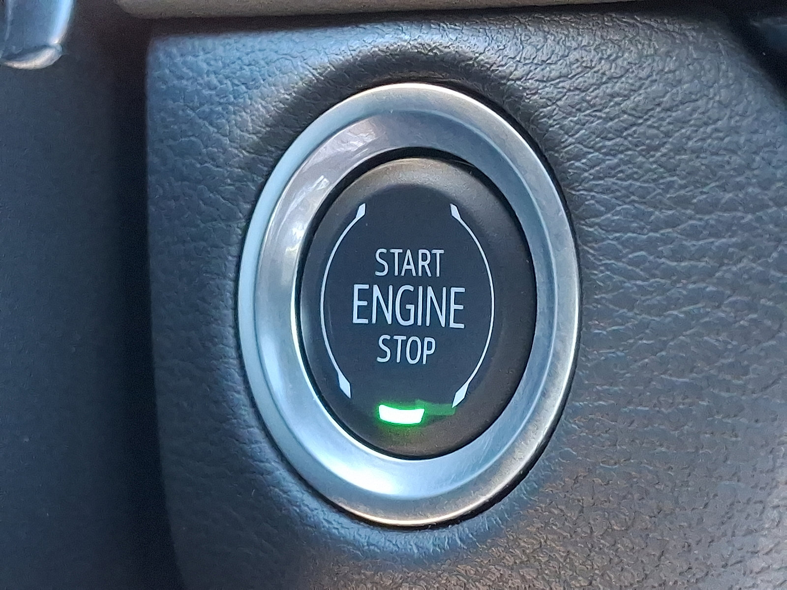 Used 2024 Cadillac XT4 Luxury w/ Cold Weather Package image 29