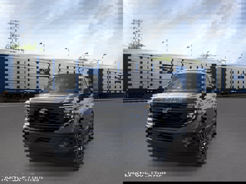 New 2026 Ford Expedition Active image 2