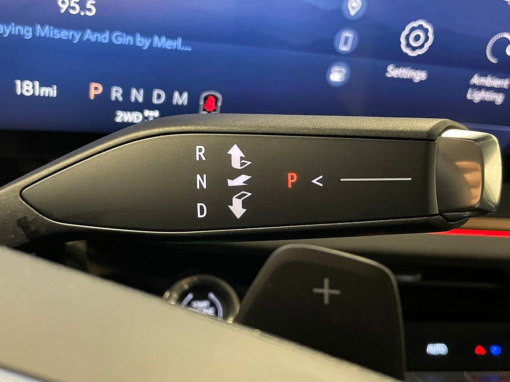 Used 2025 Buick Envision Sport Touring image 28