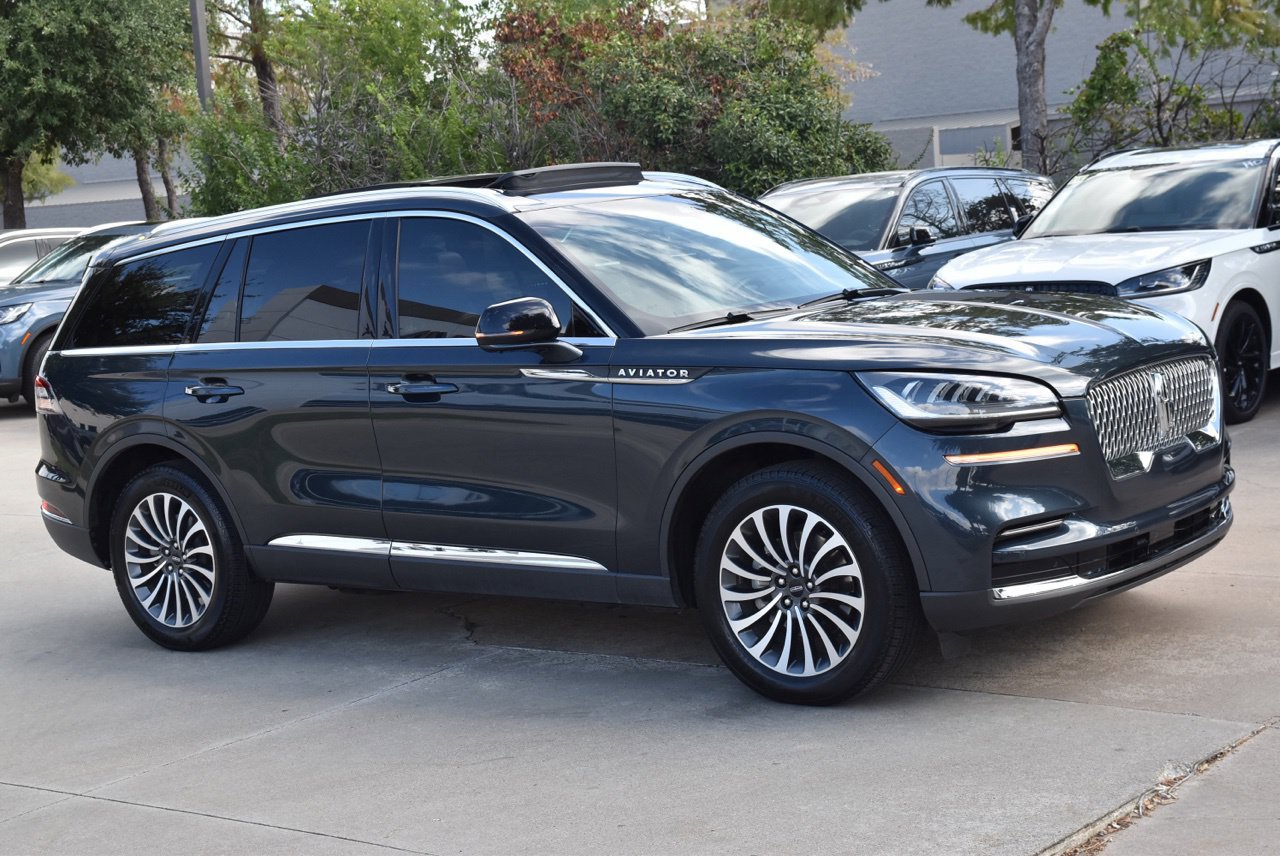 Certified 2024 Lincoln Aviator Reserve AWD/4WD image 5