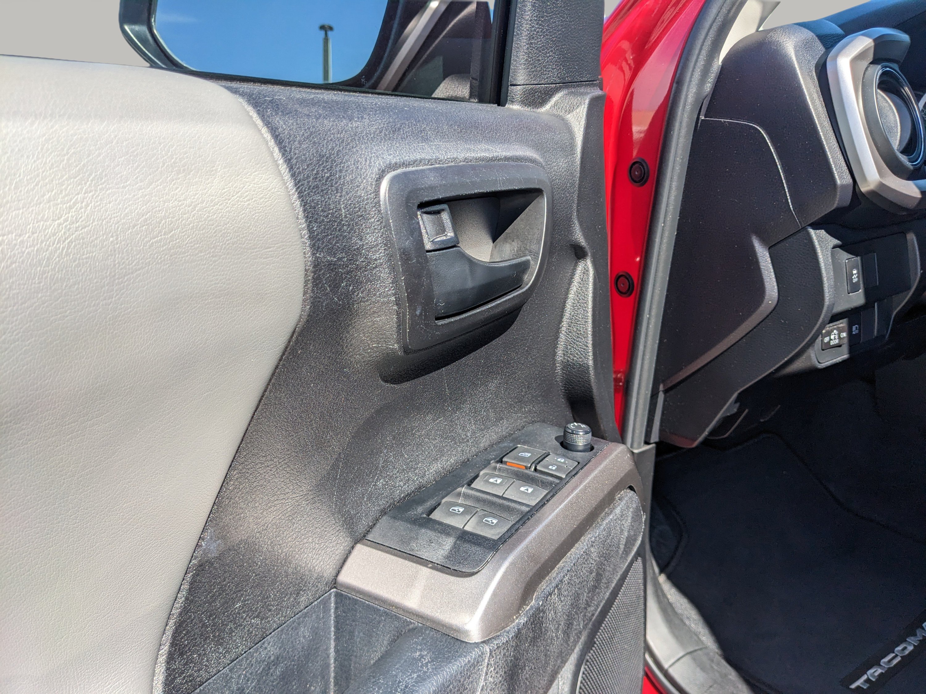 Used 2023 Toyota Tacoma SR5 RWD image 19