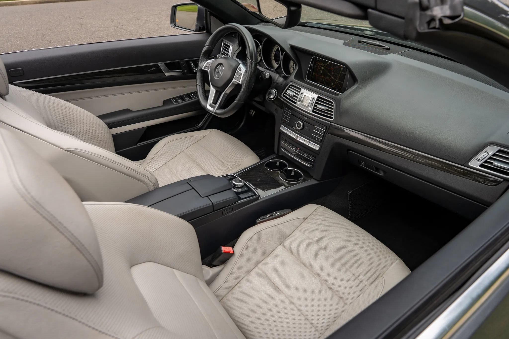 Used 2017 Mercedes-Benz E 400 Cabriolet w/ Premium 3 Package image 18
