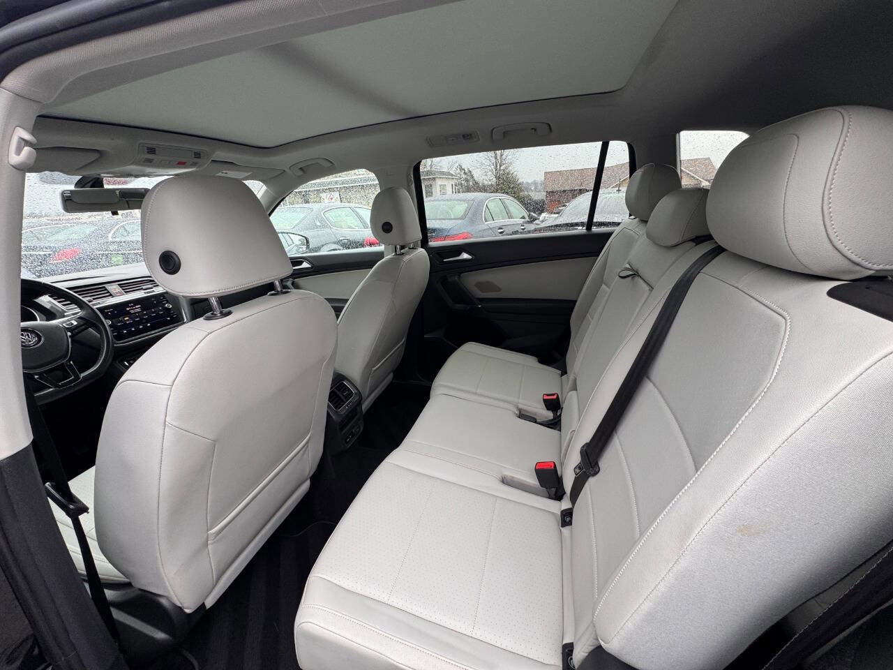 Used 2018 Volkswagen Tiguan SE w/ Panoramic Sunroof Package image 13