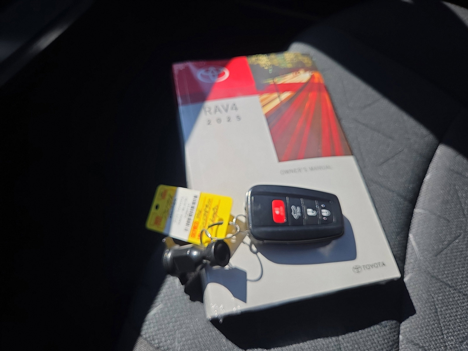 Used 2025 Toyota RAV4 XLE w/ Convenience Package image 36