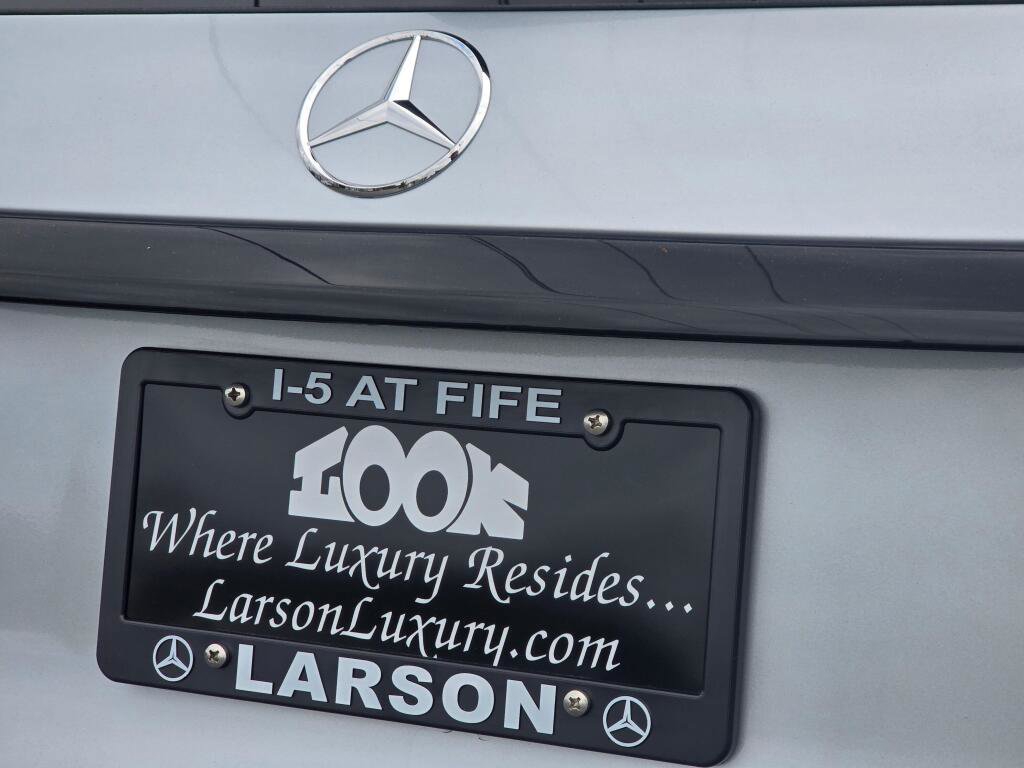 Used 2025 Mercedes-Benz GLC 350e 4MATIC image 32