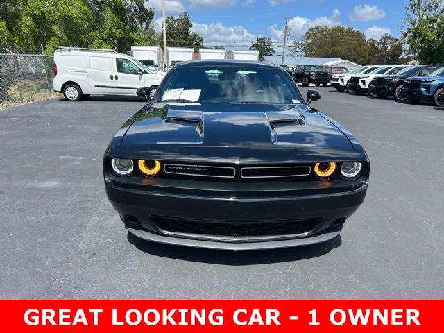 Used 2023 Dodge Challenger SXT image 2