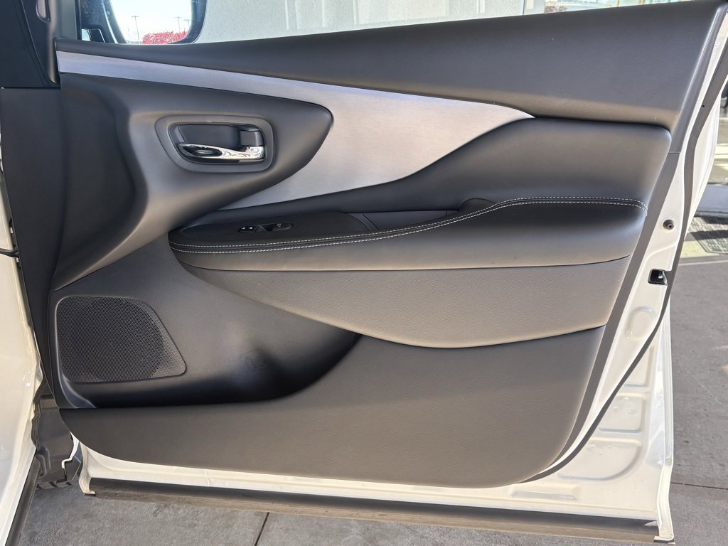 Used 2020 Nissan Murano SV w/ Premium Package image 19