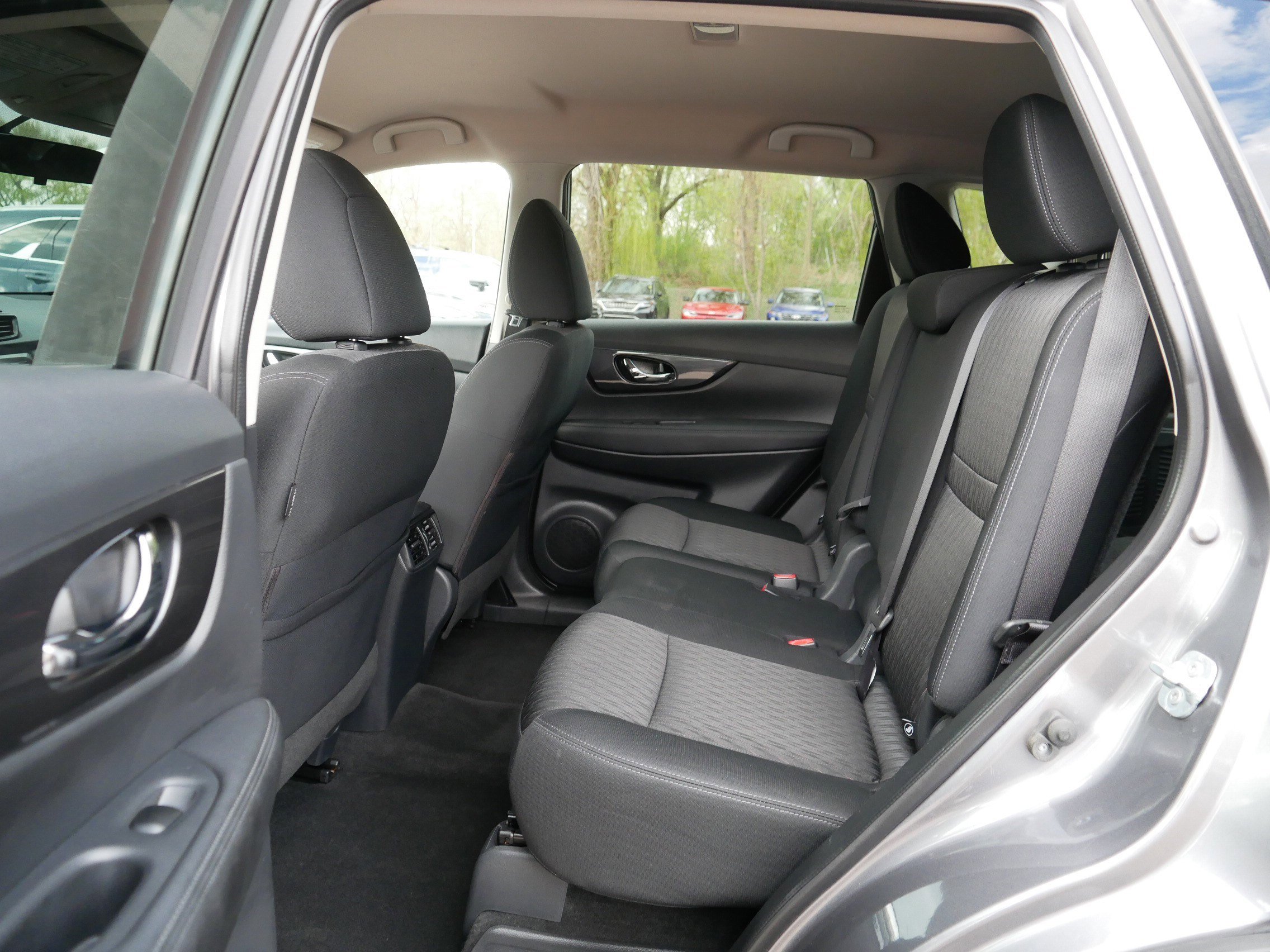 Certified 2017 Nissan Rogue SV AWD/4WD image 35