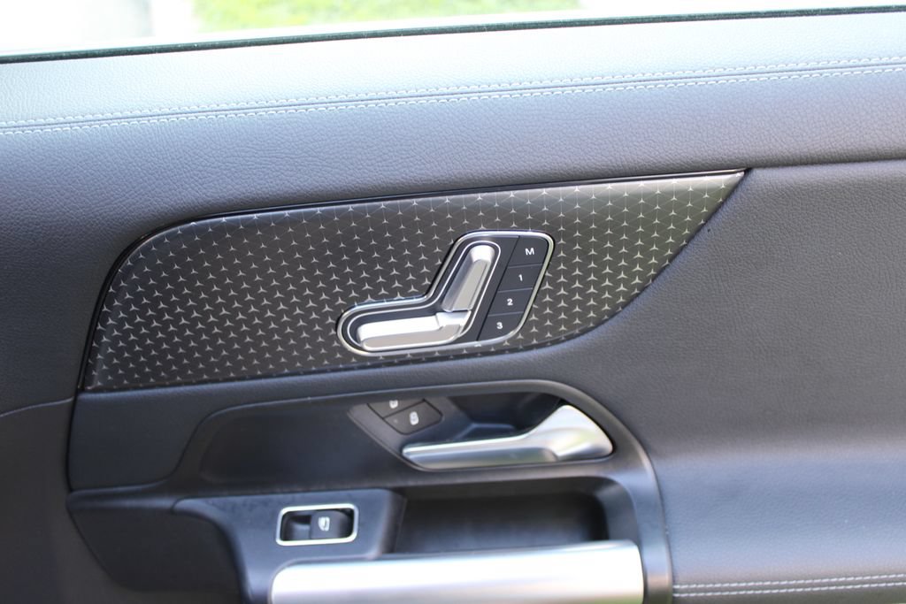 Used 2025 Mercedes-Benz GLA 250 image 21