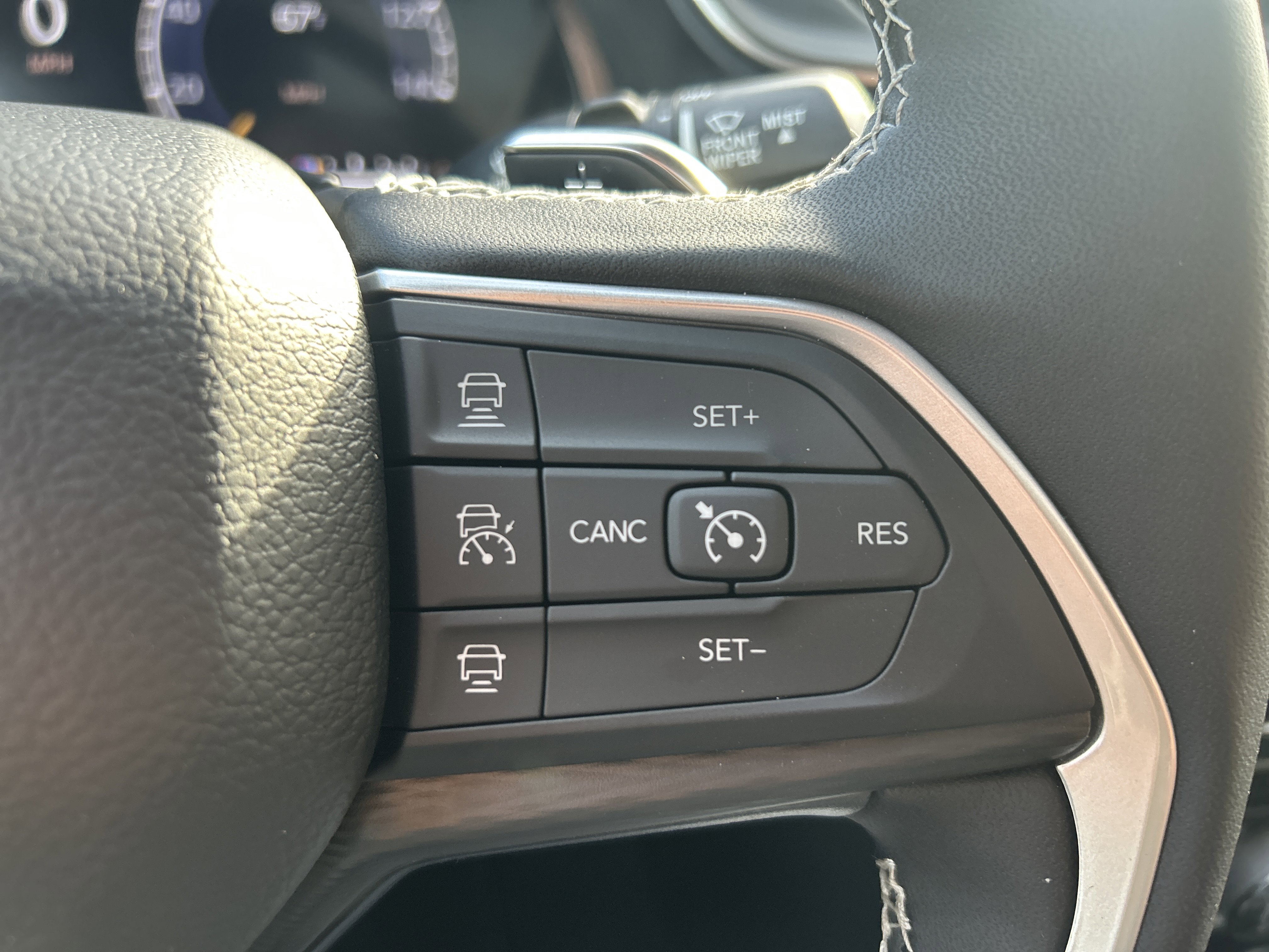 New 2025 Jeep Grand Cherokee Altitude image 20