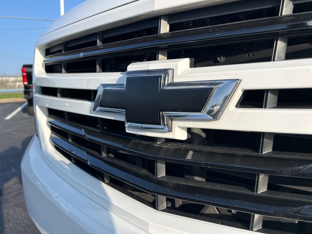 Used 2019 Chevrolet Suburban Premier image 10