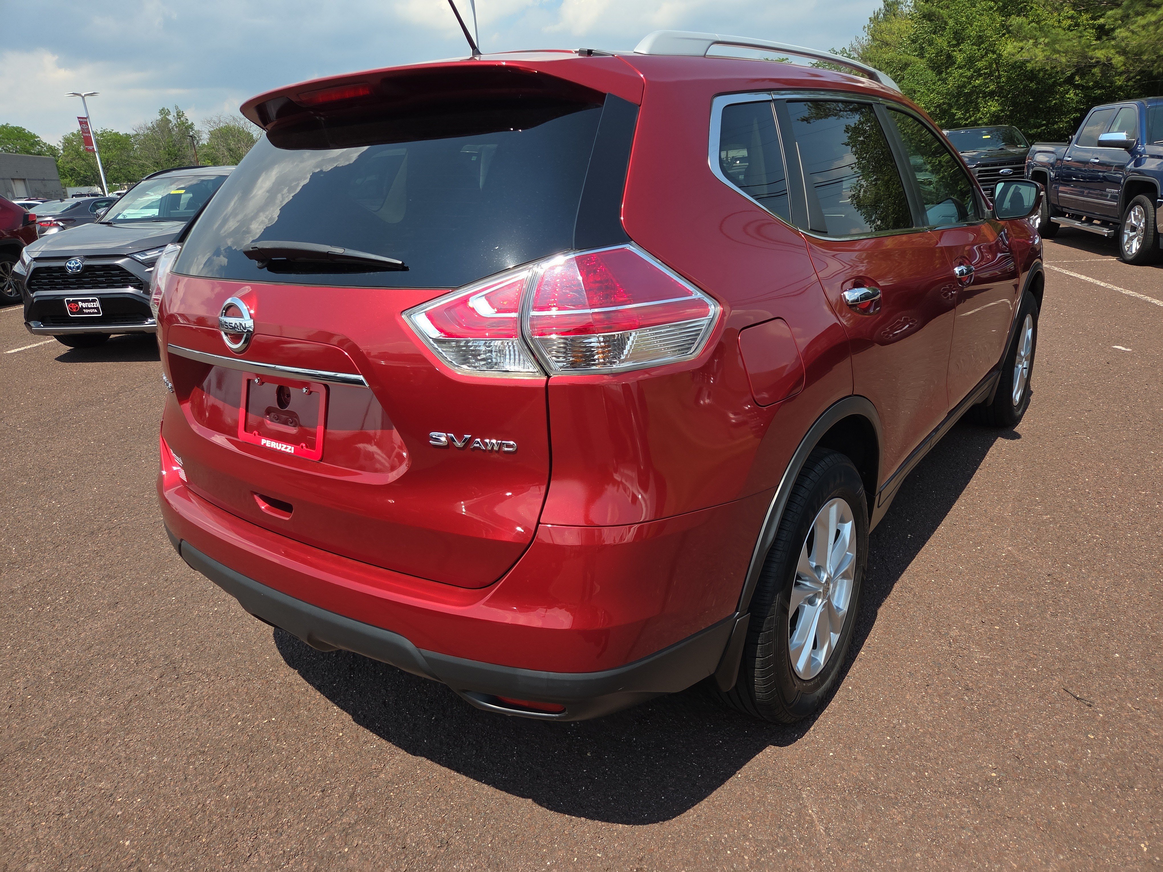 Used 2015 Nissan Rogue SV AWD/4WD image 3