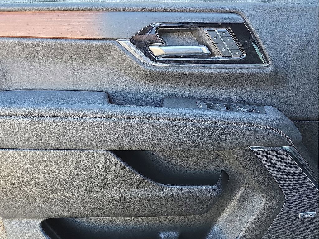 Used 2025 GMC Yukon Denali image 23