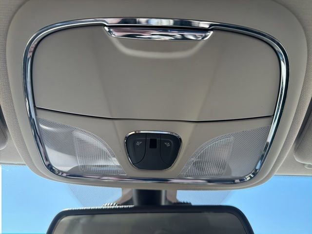 Used 2017 Jeep Cherokee Latitude w/ True North Edition image 32