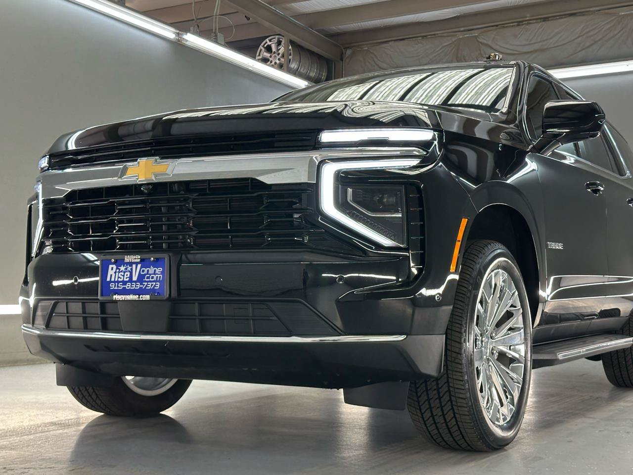 Used 2025 Chevrolet Tahoe LS w/ LPO, Chrome Package AWD/4WD image 4