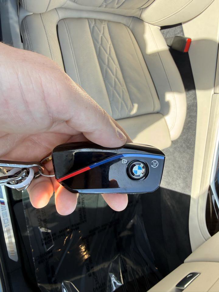 Used 2025 BMW X7 M60i image 25