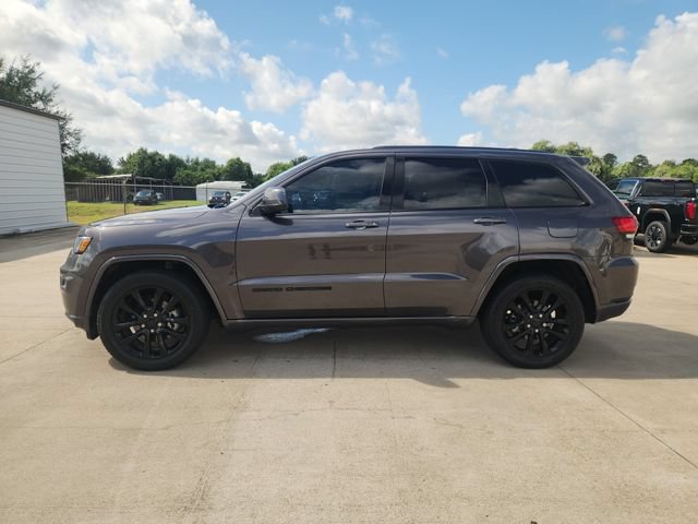 Used 2020 Jeep Grand Cherokee Altitude RWD image 4