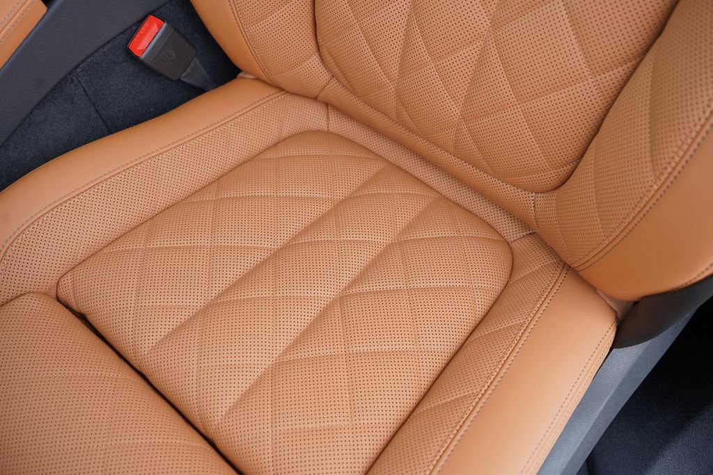 New 2026 BMW X6 M60i w/ Parking Assistance Package image 11