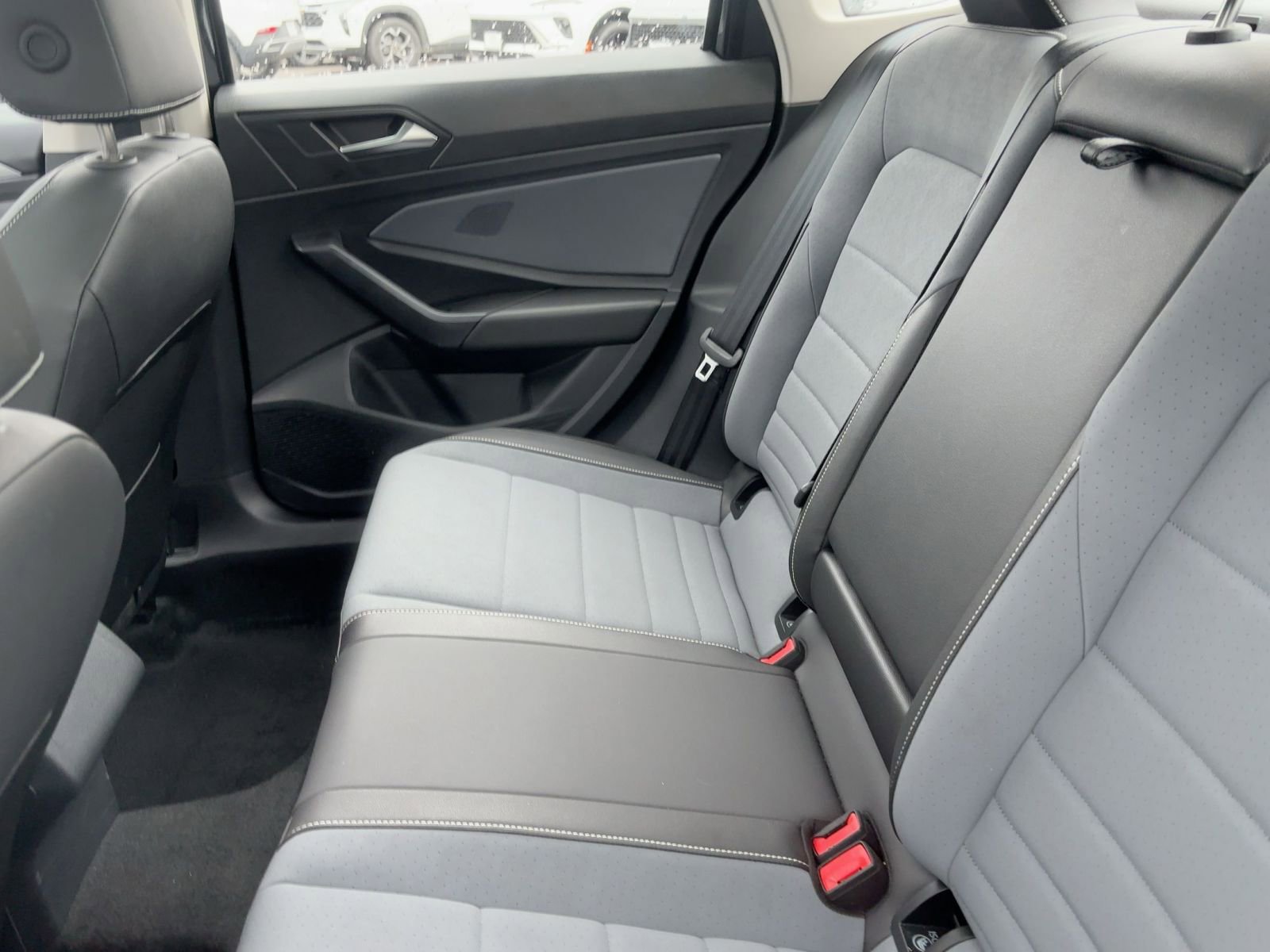 Used 2025 Volkswagen Jetta SE image 8