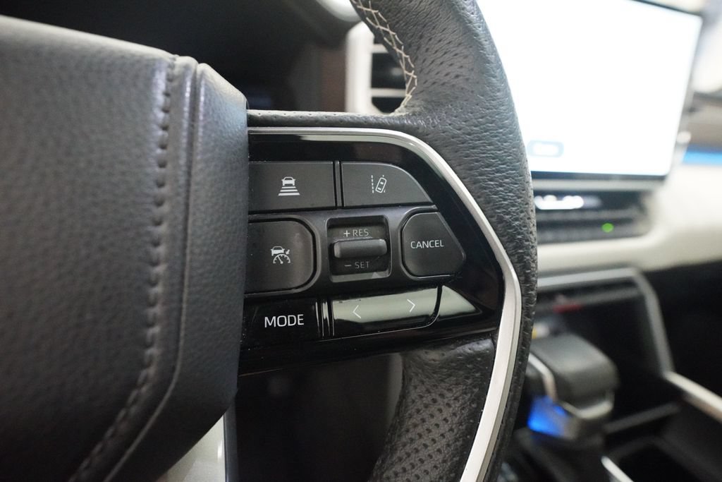 Used 2023 Toyota Sequoia Capstone AWD/4WD image 19