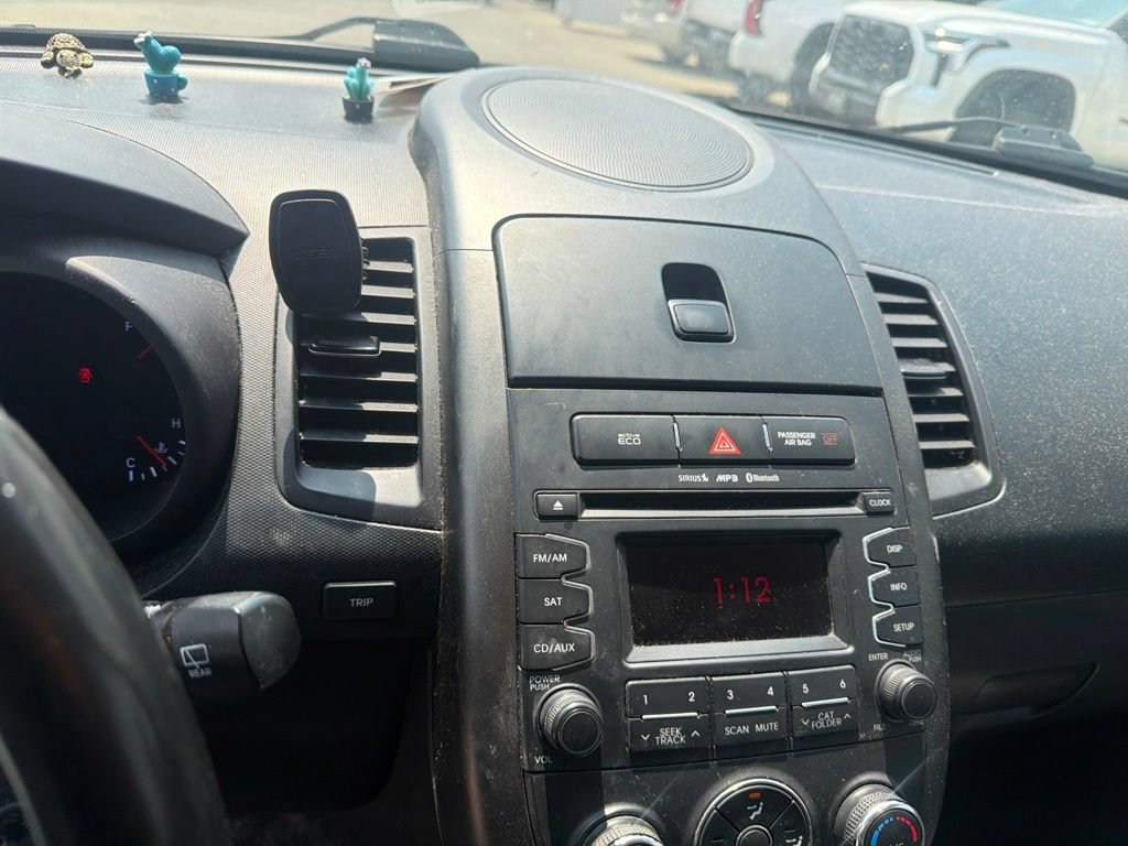 Used 2013 Kia Soul + FWD image 13
