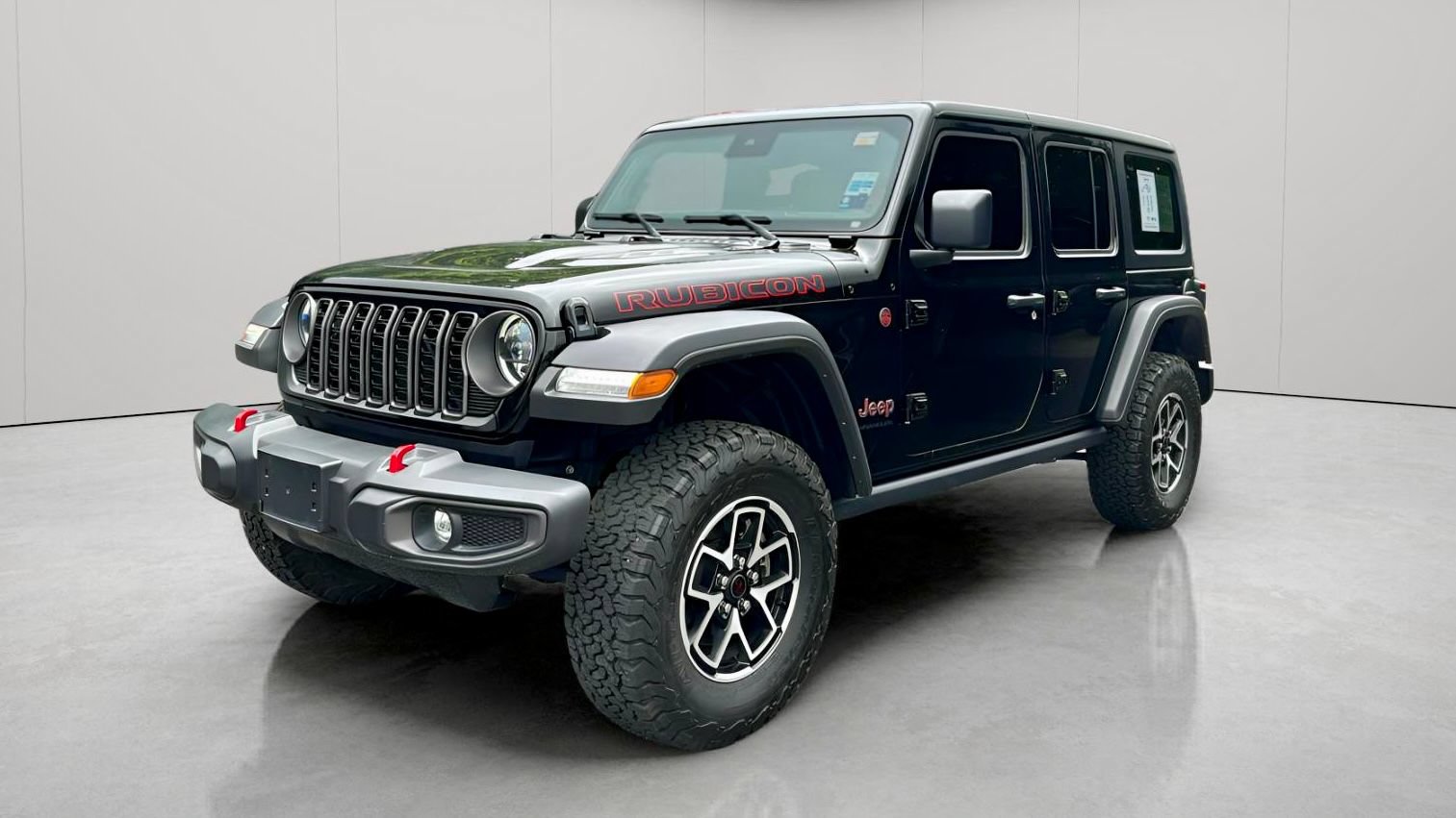 Used 2024 Jeep Wrangler Unlimited Rubicon w/ Dual Top Group AWD/4WD image 10